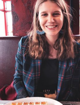 AnnaCoiffeuse de Rhône, France